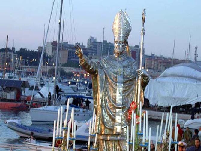 Ucraina, l’arcivescovo di Taranto: «Ciascuno implori da Dio dono della pace»