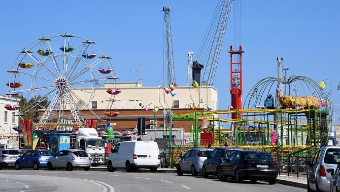 Bari, rissa alla ruota panoramica durante i festeggiamenti per San Nicola: due avevano pistole giocattolo
