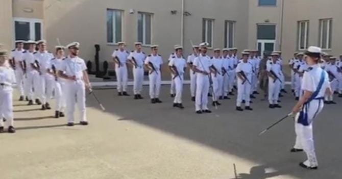 Assolta anche in appello la sottufficiale che aveva fatto inscenare “Jerusalema” ai marinai a Taranto