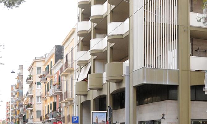 Evade dai domiciliari a Taranto, troppe liti con il fratello