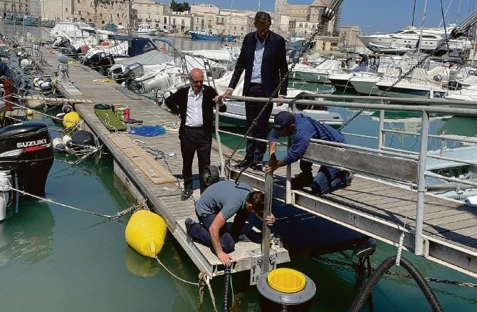 Trani, ora al porto l’acqua è più pulita. I rifiuti si smaltiscono in mare