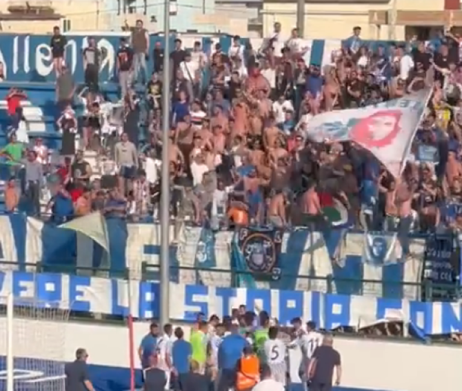 Calcio, rissa tra tifosi nel Brindisino dopo Fasano-Nardò
