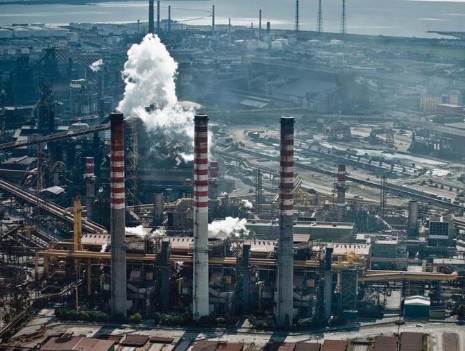 Taranto, la Procura dice no al dissequestro degli impianti dell’area a caldo dell’ex Ilva