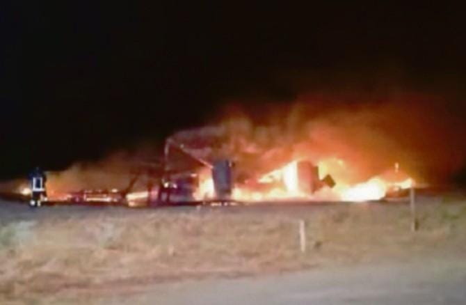 Brucia “Baia delle scimmie” a Scanzano Jonico: ingenti i danni. Si indaga sulla natura dell’incendio