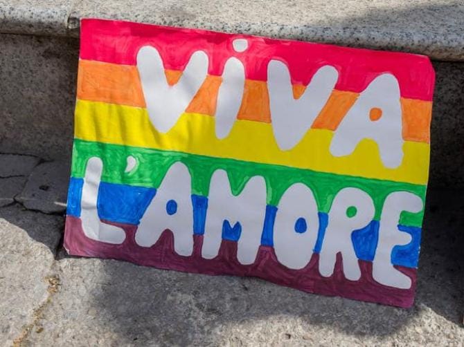 Giornata mondiale contro l’omolesbobitransfobia, Capone: «Urgente una legge contro le discriminazioni»