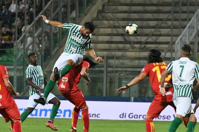 Playoff Serie C, a Vitretti risponde Iemmello con una doppietta: Monopoli sconfitto 2-1 dal Catanzaro