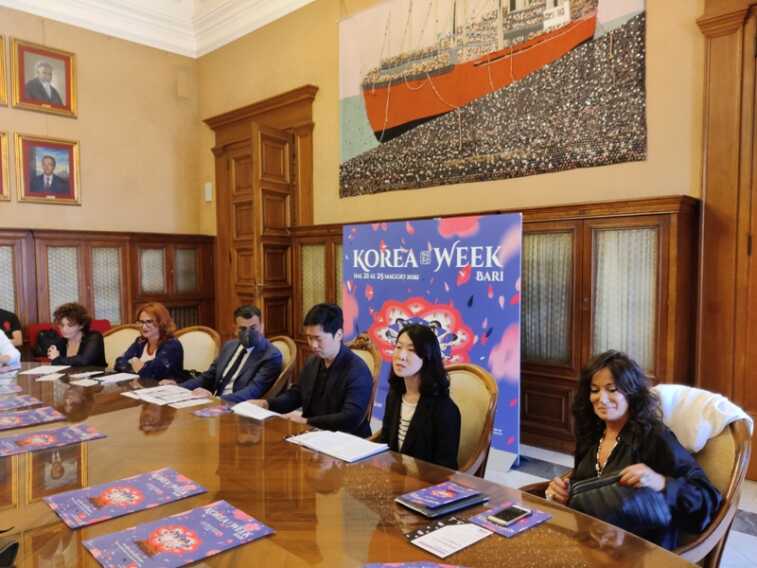 Galleria foto 'Arriva per la prima volta a Bari la Korea Week: dal 21 al 26 maggio musica e cinema tra K-Pop e Jindo' - foto 1