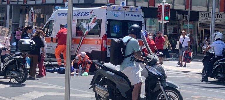 Bari, scontro su pista ciclabile tra auto e bici. Ciclista ferito alla testa: polemiche e soccorsi in ritardo  