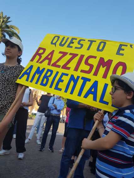 Taranto, ambientalisti in piazza: «Noi una zona di sacrificio? Non ci rassegneremo mai»