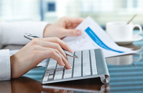 Effettuò un bonifico su un conto errato: dopo 7 anni Poste Vita rimborserà un’anziana risparmiatrice