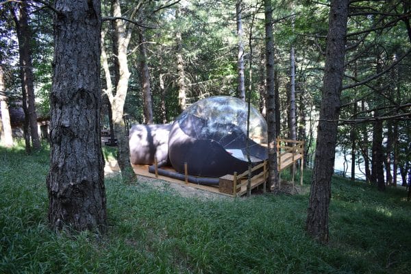 Sotto il cielo stellato nella Bubble Room nel bosco di Biccari: all’asta la notte di San Lorenzo