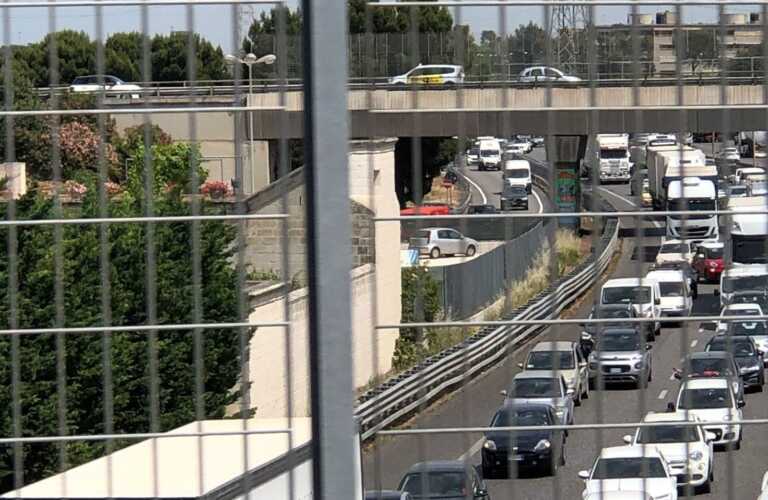 Bari, incidente sulla statale 16 in direzione Foggia: lunghe code e disagi per il traffico