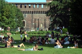Galleria foto 'Covid oggi Italia, 19.666 contagi e 105 morti: bollettino 27 maggio' - foto 1