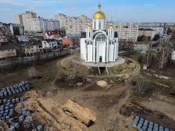 Galleria foto 'Guerra Ucraina-Russia, oltre 10 fosse comuni nella regione di Kiev' - foto 1