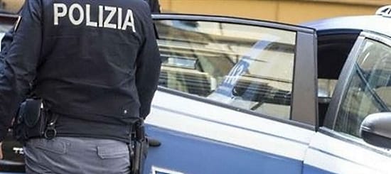 Spari per strada a Taranto: gambizzato con 5 colpi di pistola un 24enne