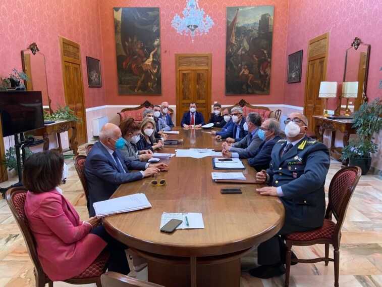 Matera, patto tra Prefetto, forze dell’ordine e sindaci per la sicurezza e il contrasto alla criminalità