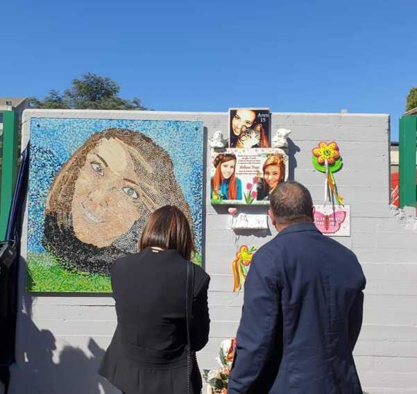 Brindisi, intitolata a Melissa Bassi la palestra dell’istituto Morvillo-Falcone. Rossi: «Ferita profonda nella comunità»