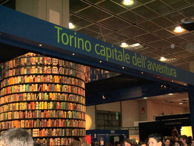 Bari, l’assessora Pierucci a Torino per presentare Lungomare di libri: «Attualità e scenari internazionali i temi»