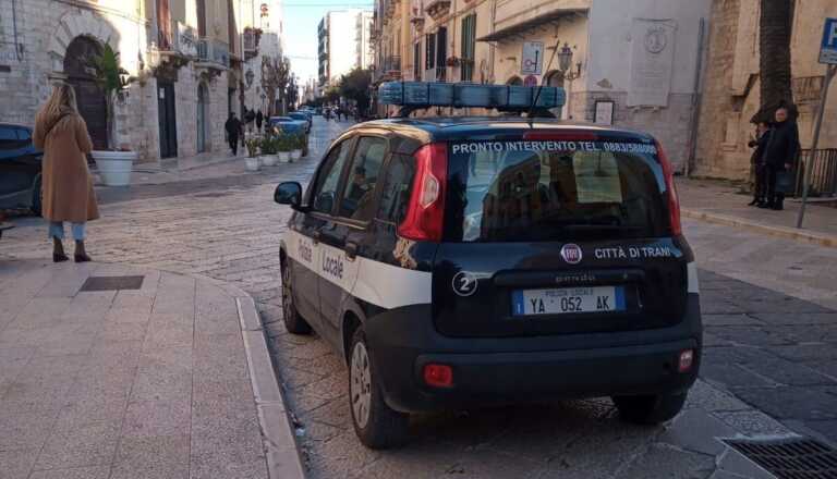 Trani, carenza di parcheggi e sosta selvaggia: il Comune bussa alle porte dei privati