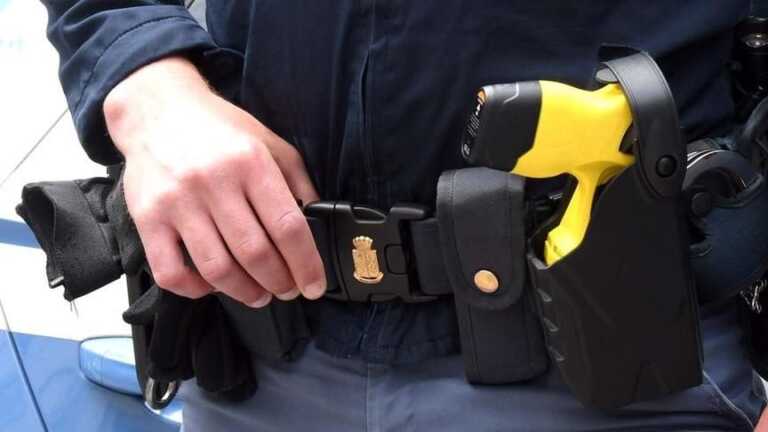 L’annuncio del sottosegretario all’interno: taser per forze di polizia anche a Triggiano, Fasano e Gioia del Colle