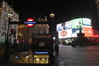 Galleria foto 'Vaiolo delle scimmie, in Uk vaccino a contatti ad alto rischio' - foto 1
