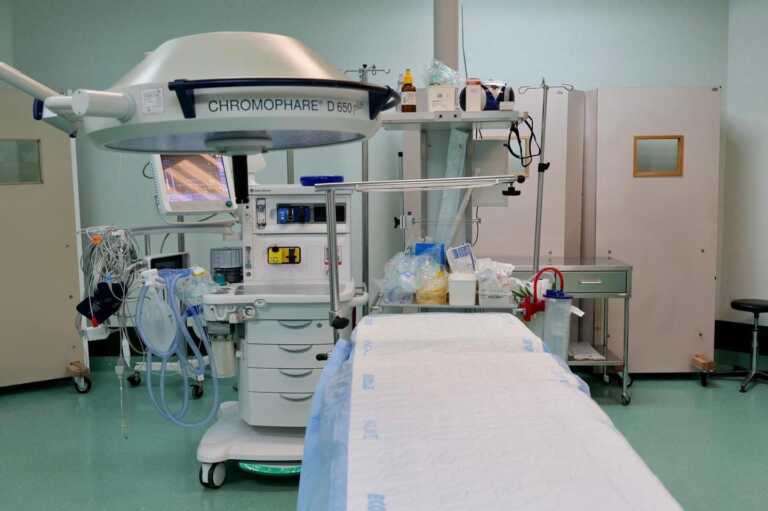 Sanità, a Putignano un centro pubblico di chirurgia protesica. Emiliano: «Il primo in Puglia»