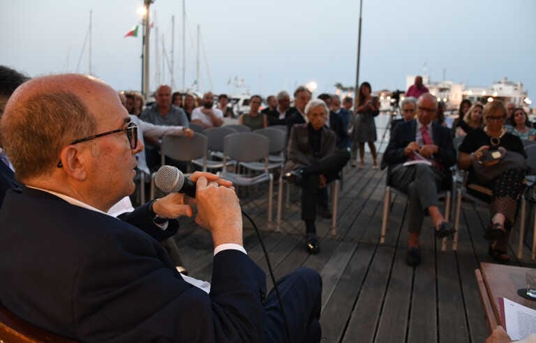 Michele Partipilo presenta a Bari il “Manuale” per la corretta informazione: «La deontologia è il marchio di qualità» – VIDEO