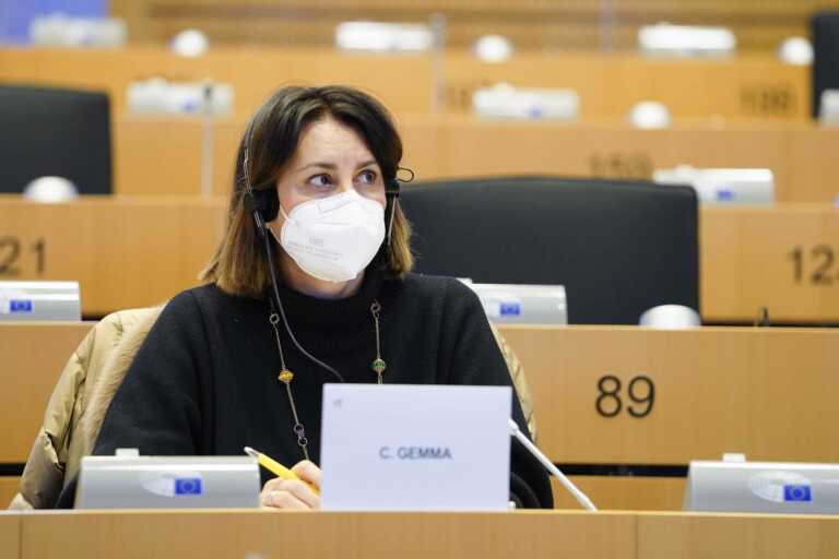 Europodeputata Gemma presenta interrogazione contro i problemi degli scioperi nel settore del trasporto aereo