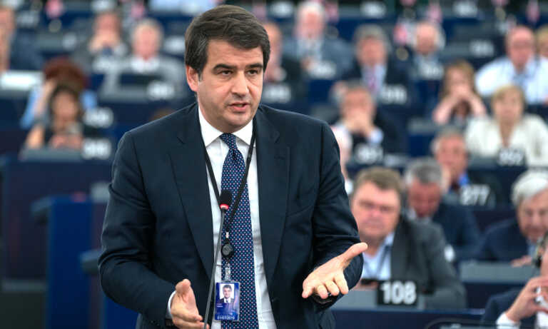 Spese con “fondo presidente”, Fitto non risarcirà la Regione Puglia: «Gestione discrezionale, nessun danno all’ente»