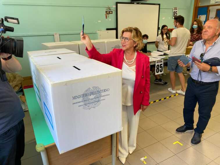 Barletta, Doronzo-Scommegna: patto per il ballottaggio. Ufficiale l’apparentamento