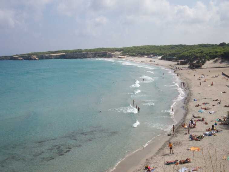 Galleria foto 'Malore in spiaggia: due turisti morti in Salento. Il primo a Torre dell’Orso, l’altro a Otranto' - foto 1