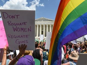 Galleria foto 'Aborto Usa, proteste in tutta l’America contro sentenza Corte Suprema' - foto 1