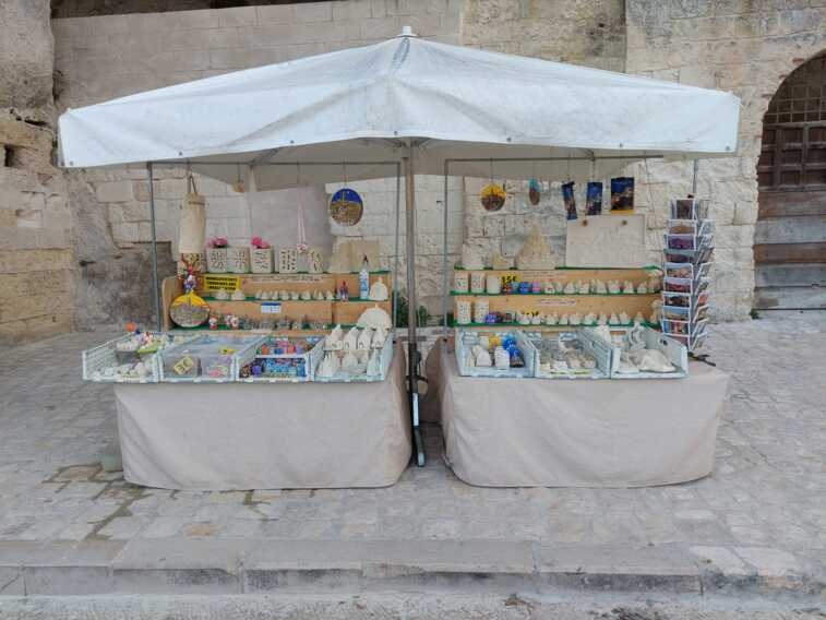 Matera, protestano gli ambulanti: «Dove sono i posteggi nei Sassi?»