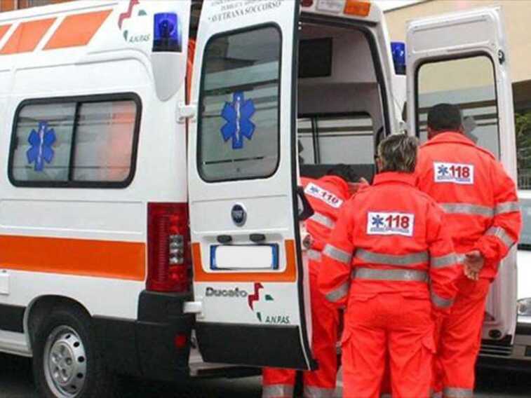 Scontro tra auto, moto e furgone tra Altamura e Corato: muore centauro 35enne