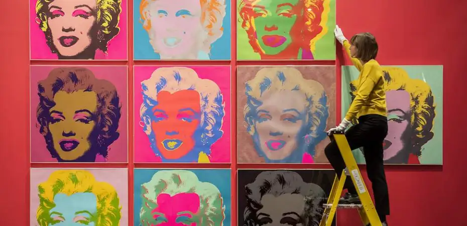 “Inside Warhol” al Castello Carlo V di Monopoli: in mostra 33 opere del padre della pop art fino al 31 agosto