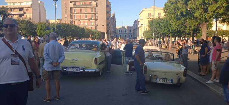 Auto storiche, a Monopoli sfilano 50 vetture arrivate in Puglia da tutta Italia