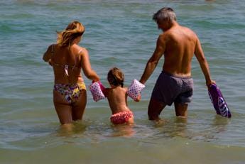 Galleria foto 'Bandiere verdi 2022, 153 spiagge a misura di bambini: ecco dove sono' - foto 1