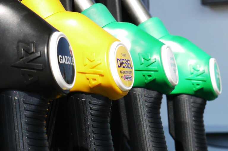 Sale ancora il prezzo di benzina e diesel: la media nazionale del self supera 1,914