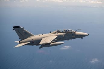 Galleria foto 'Biocombustibile su jet militare, primo test Aeronautica, Enea e Cnr' - foto 1