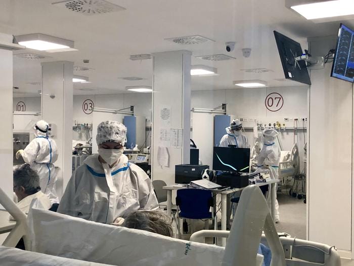 Covid, in Puglia altri 1.433 nuovi contagi e 1 morto. Tasso di positività al 24,4% e ricoveri sopra la media nazionale