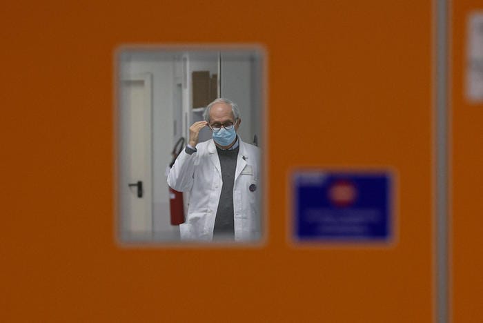 Covid, in Puglia 5 morti e 1.547 nuovi casi. Gimbe: contagi in calo del 14,7% in una settimana