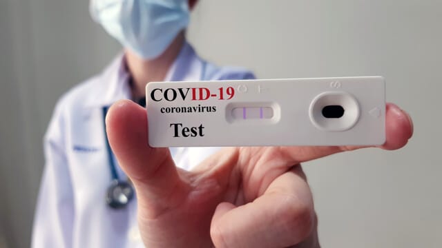 Covid, 862 nuovi positivi e altri 5 decessi in Puglia. Tasso di positività al 9,3%