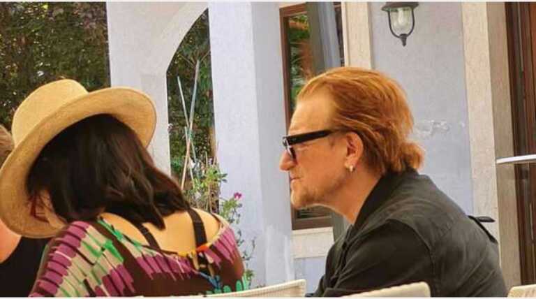 Bono in vacanza a Ostuni