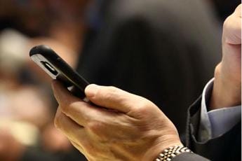 Caricabatterie universale, il prezzo che Apple paga alla concorrenza