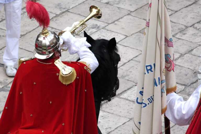 Matera, i Cavalieri della Bruna scorteranno il “Carro Trionfale”