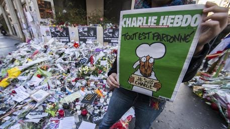 Si erano fatti fotografare con l’autore dell’attentato a  “Charlie Hebdo”. Trovato a Bari un presunto terrorista