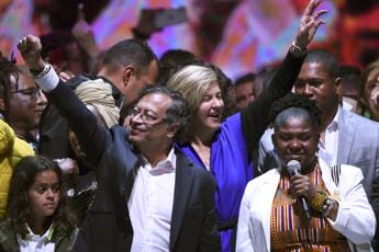 Galleria foto 'Colombia, Gustavo Petro presidente: primo di sinistra in storia Paese' - foto 1