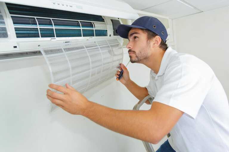 Riaprono le case vacanza: i consigli di Airleg per prevenire la Legionella