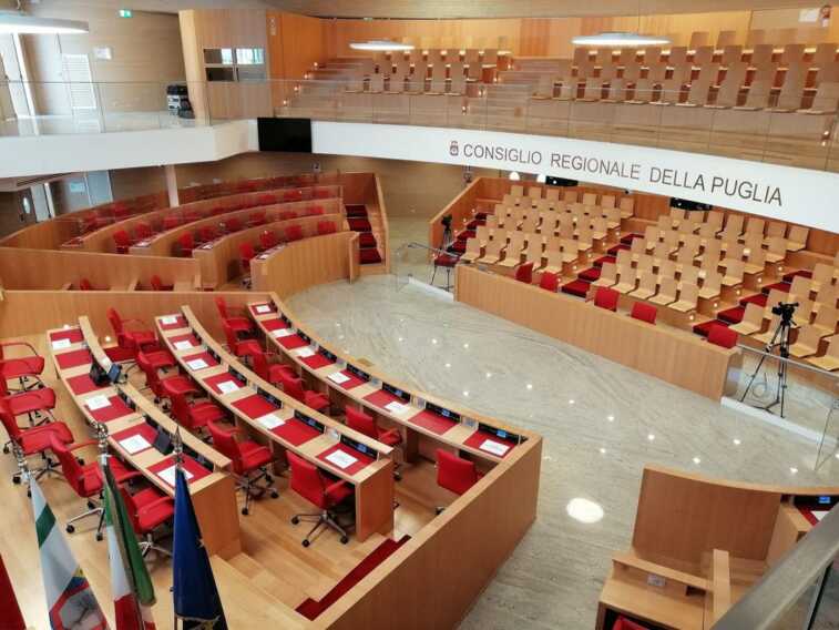 Giovani pugliesi da osservatori a protagonisti della politica: in Consiglio regionale un tavolo permanente di studenti
