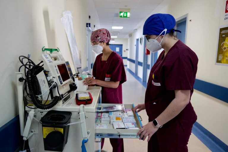 Galleria foto 'La Asl di Bari stabilizza oltre 523 tra infermieri, medici, tecnici e personale amministrativo' - foto 1